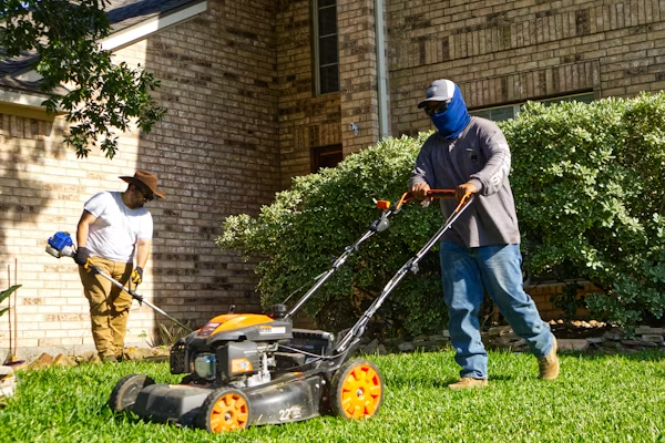 Professional landscapers in the Central Valley providing lawn maintenance